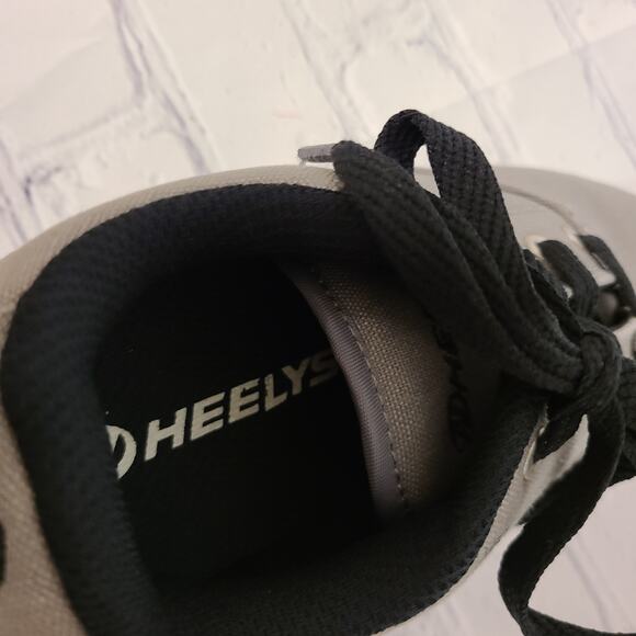 Heelys Youth Skate Shoes Gray Black Lace Size 3 Kids Classic Launch Style - Picture 6 of 7